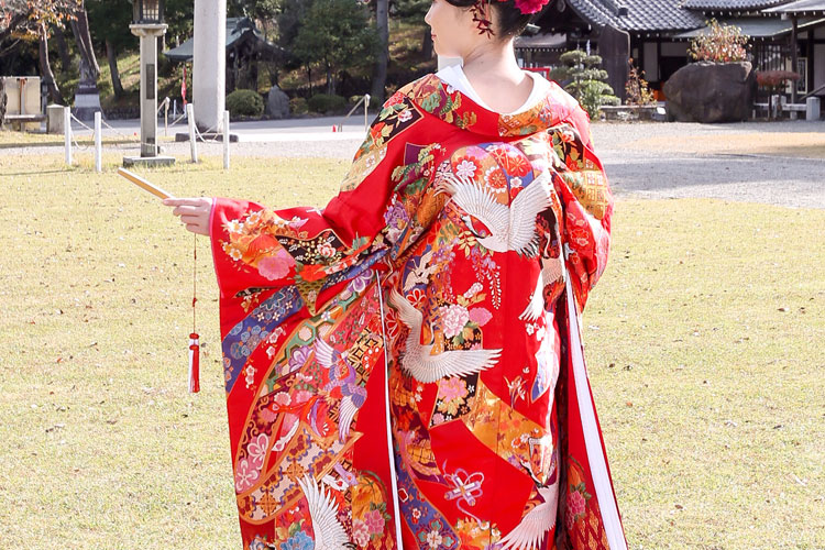 婚礼衣装には鶴が多い 和装色打掛着物編 和婚 神前式 群馬県神社で挙げる結婚式公式ブログ